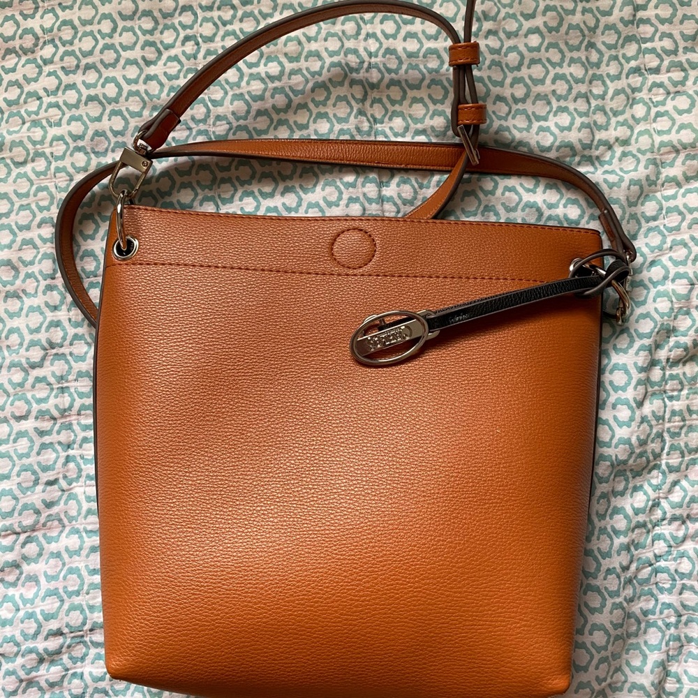 Tan bucket bag